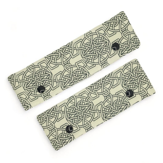 Celtic double pointed needle holder for sock knitting